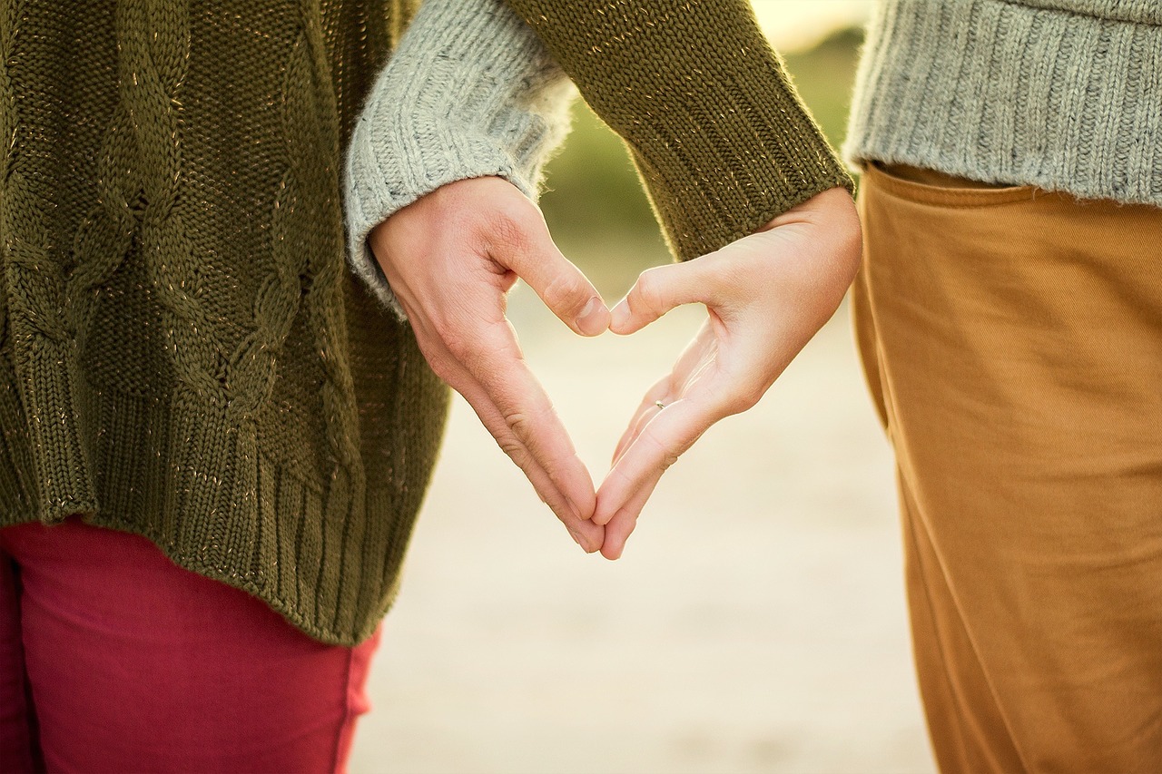 hands, heart, couple